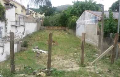 Imagem: O terreno possui 400m² de Área e está localizado em Hípica