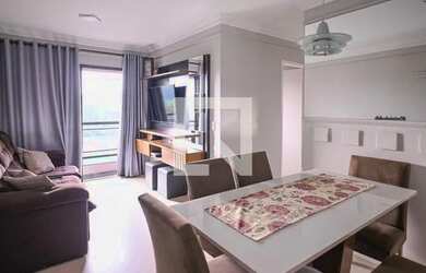 Imagem: O apartamento possui 3 Dormitórios, 1 Banheiro, 1 Vaga na garagem