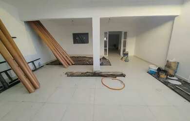 Imagem: A casa possui 3 Dormitórios, 2 Banheiros, 2 Vagas na garagem