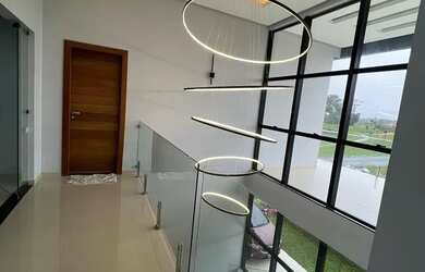 Imagem: A casa em condomínio possui 4 Dormitórios, 5 Banheiros, 4