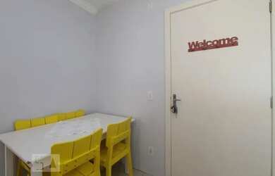 Imagem: O apartamento possui 2 Dormitórios, 1 Banheiro, 1 Vaga na garagem