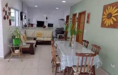 Imagem: A casa em condomínio possui 3 Dormitórios, 3 Banheiros, 4