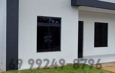 Imagem: A casa possui 2 Dormitórios, 1 Banheiro, 3 Vagas na garagem