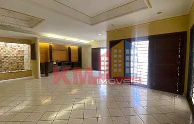 Imagem: A casa possui 3 Dormitórios, 4 Banheiros, 254m² de Área e