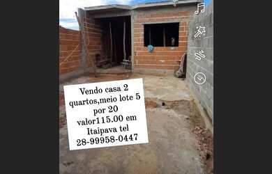 Imagem: A casa possui 2 Dormitórios, 1 Banheiro, 1 Vaga na garagem