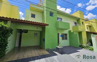 Imagem: A casa possui 3 Dormitórios, 2 Banheiros, 2 Vagas na garagem