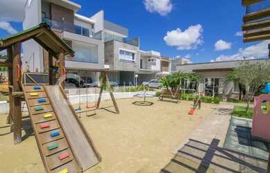 Imagem: A casa em condomínio possui 3 Dormitórios, 4 Banheiros, 2