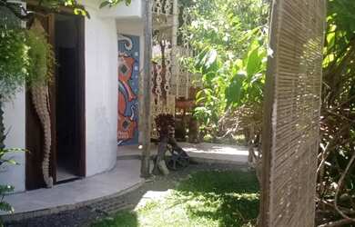 Imagem: A casa possui 5 Dormitórios, 3 Banheiros, 300m² de Área e