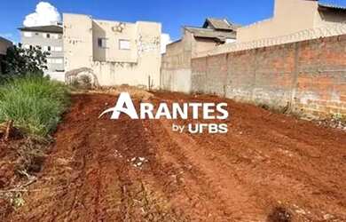 Imagem: O terreno possui 250m² de Área, Imóvel novo e está localizado