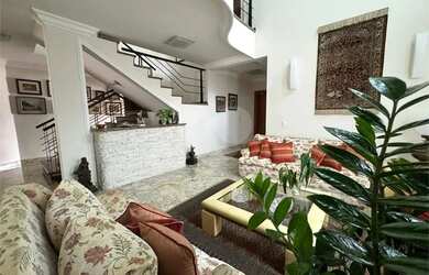 Imagem 2: Casa à venda ou para alugar com 4 quartos, sendo 3 suítes, no condomínio...