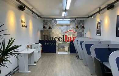 Imagem: O depósito possui 275m² de Área e Imóvel novo e está localizado