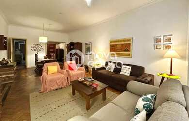 Imagem: O apartamento possui 3 Dormitórios, 3 Banheiros, 132m² de