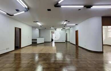 Imagem: O depósito possui 5 Vagas na garagem, 581m² de Área e Imóvel