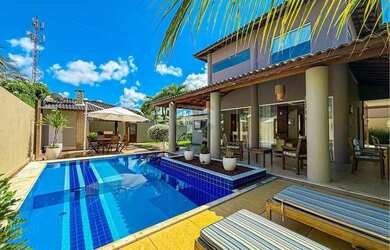 Imagem: A casa em condomínio possui 4 Dormitórios, 5 Banheiros, 2