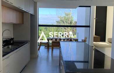 Imagem: A casa em condomínio possui 4 Dormitórios, 5 Banheiros, 2