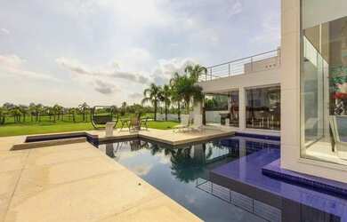 Imagem: A casa em condomínio possui 3 Dormitórios, 5 Banheiros, 4