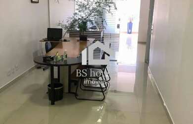 Imagem: O depósito possui 2 Vagas na garagem, 85m² de Área e está