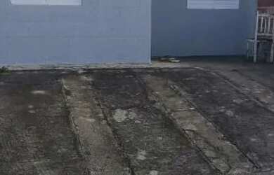 Imagem: A casa em condomínio possui 2 Dormitórios, 1 Banheiro, 2 Vagas