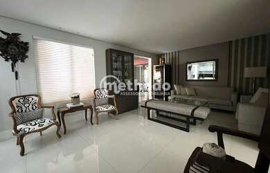 Imagem: A casa em condomínio possui 4 Dormitórios, 4 Banheiros, 4