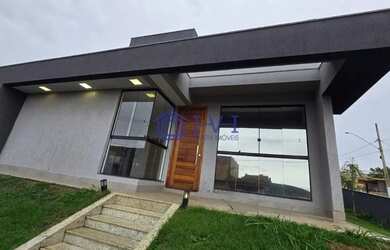 Imagem: A casa em condomínio possui 3 Dormitórios, 3 Banheiros, 3