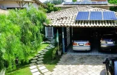 Imagem: A casa possui 4 Dormitórios, 2 Banheiros, 4 Vagas na garagem