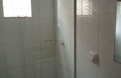 Imagem: A casa possui 2 Dormitórios, 1 Banheiro, 1 Vaga na garagem