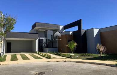 Imagem: A casa em condomínio possui 3 Dormitórios, 4 Banheiros, 2