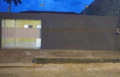 Imagem: A casa possui 2 Dormitórios, 2 Banheiros, 1 Vaga na garagem