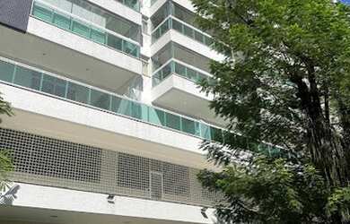 Imagem: O apartamento possui 4 Dormitórios, 4 Banheiros, 2 Vagas na