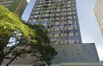 Imagem: O depósito possui 2 Vagas na garagem, 220m² de Área e está