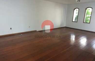 Imagem: A casa possui 3 Dormitórios, 4 Banheiros, 4 Vagas na garagem