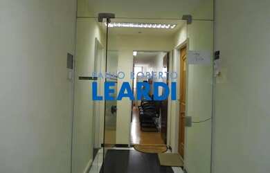 Imagem: O depósito possui 1 Vaga na garagem, 65m² de Área e está