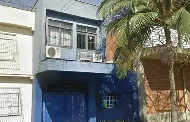 Imagem: O depósito possui 80m² de Área e está localizado em Floresta