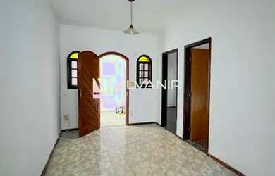 Imagem: A casa possui 3 Dormitórios, 2 Banheiros, 80m² de Área e