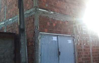 Imagem: A casa possui 2 Dormitórios, 2 Banheiros, 1 Vaga na garagem