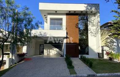 Imagem: A casa em condomínio possui 4 Dormitórios, 5 Banheiros, 4