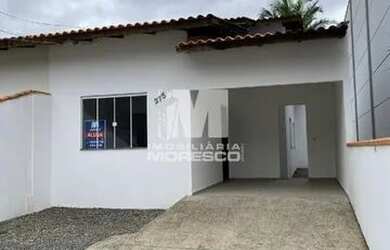 Imagem: A casa possui 2 Dormitórios, 1 Banheiro, 1 Vaga na garagem