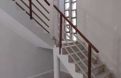 Imagem: A casa possui 4 Dormitórios, 3 Banheiros, 2 Vagas na garagem