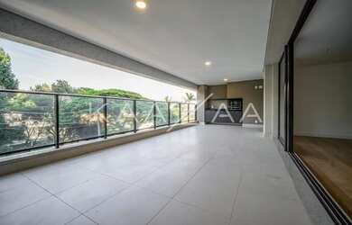 Imagem: O apartamento possui 4 Dormitórios, 4 Banheiros, 4 Vagas na