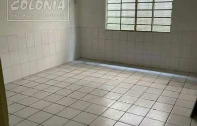 Imagem: A casa possui 3 Dormitórios, 3 Banheiros, 400m² de Área e