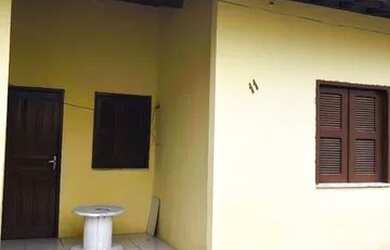 Imagem: A casa possui 2 Dormitórios, 1 Banheiro, 1 Vaga na garagem