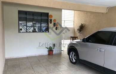 Imagem: A casa possui 2 Dormitórios, 2 Banheiros, 2 Vagas na garagem