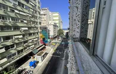 Imagem: A kitnet possui 1 Banheiro, 38m² de Área e está localizado