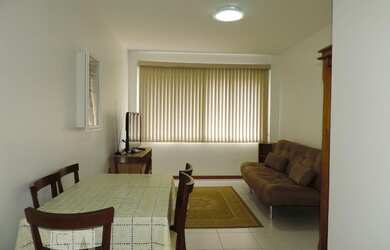 Imagem: O apartamento possui 1 Dormitório, 1 Banheiro, 1 Vaga na garagem