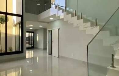 Imagem: A casa em condomínio possui 3 Dormitórios, 4 Banheiros, 2