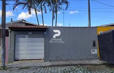 Imagem: A casa possui 3 Dormitórios, 1 Banheiro, 3 Vagas na garagem