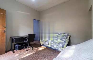 Imagem: A casa possui 2 Dormitórios, 1 Banheiro, 80m² de Área e