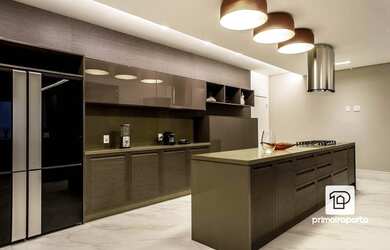 Imagem: O apartamento possui 4 Dormitórios, 4 Banheiros, 5 Vagas na