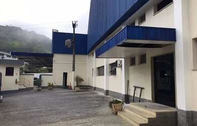 Imagem: O depósito para alugar possui 5 Vagas na garagem e 9000m²