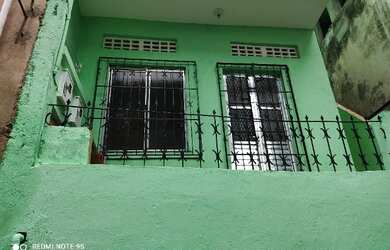 Imagem: A casa possui 2 Dormitórios, 1 Banheiro, Varanda e está localizado